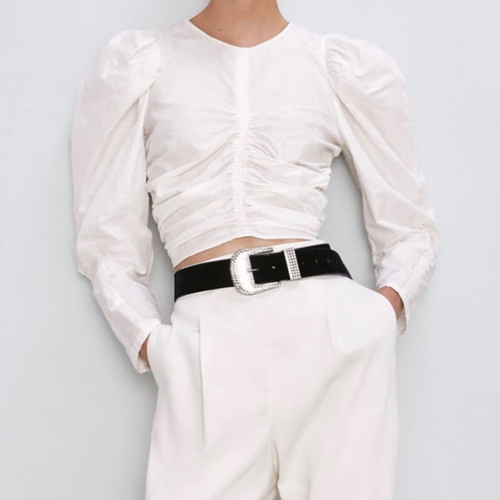 Zara gathered puff sleeve top. NWT.